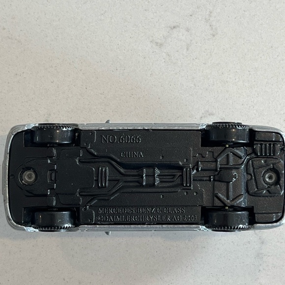 4/20$ Diecast Car MotorMax #6066 C-320 MERCEDES-BENZ CLASSE C 1/64 argent - Picture 5 of 5